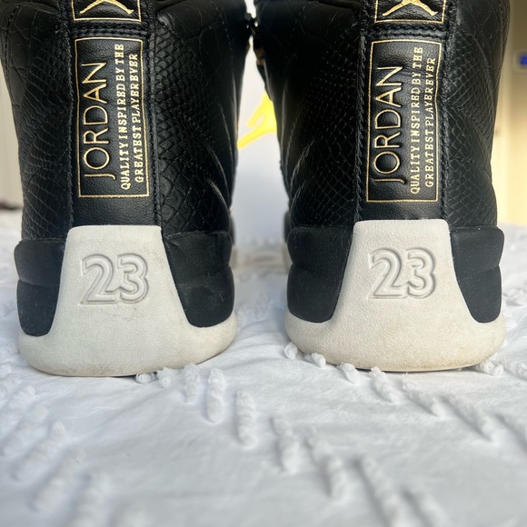Women’s Air Jordon 12 Retro size 7 - Picture 3 of 16